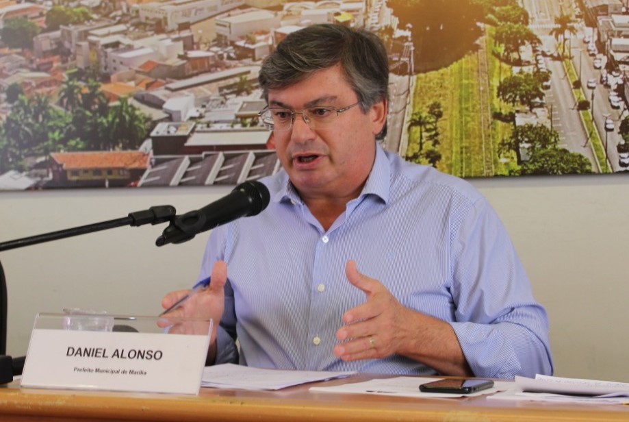 Acuado por Justiça e pressão de  entidades, Daniel Alonso mantém Marília na quarentena estadual