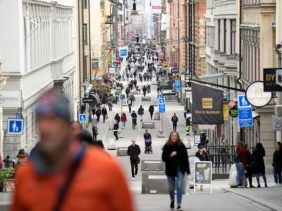 Sem quarentena, Suécia vê casos  avançarem e prevê medidas mais drásticas