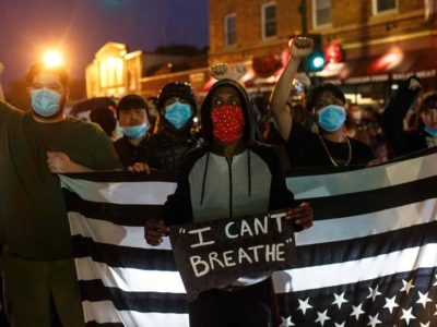 EUA: Centenas protestam após morte de homem negro por policial