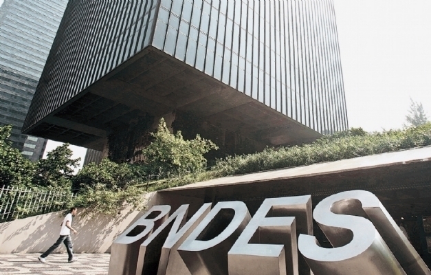BNDES suspende cobrança de dívidas de Estados e municípios