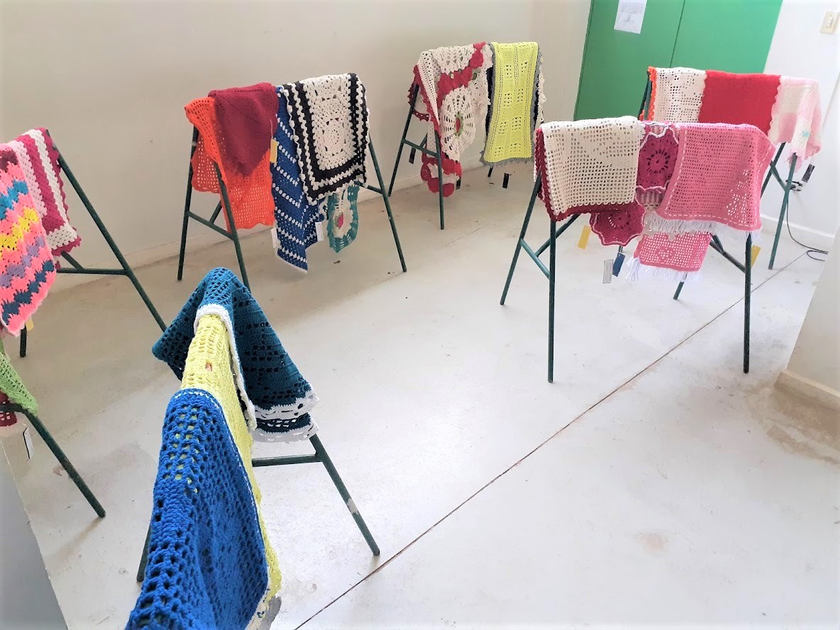 Detentas de Marília produzem artesanato através do projeto ‘Transformando Linhas’
