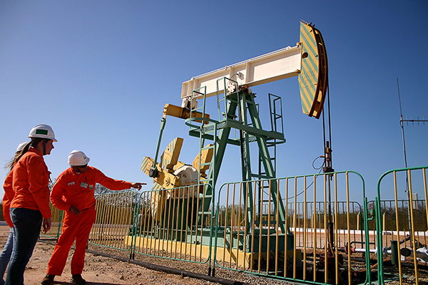 Oferta global de petróleo deve cair 7,1 milhões de bpd em 2020