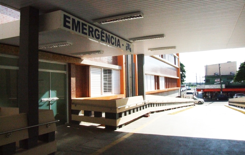Mais três pacientes recuperados da COVID-19 autorizam o registro da saída de alta hospitalar