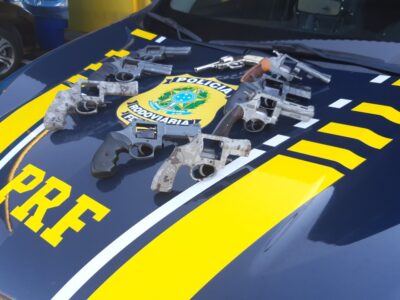PRF detém casal com nove revólveres na sede da BR-153, zona Sul