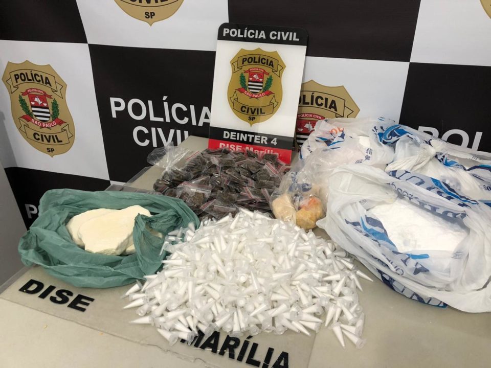 Polícia Civil prende mulher após encontrar grande quantidade de drogas na zona Sul