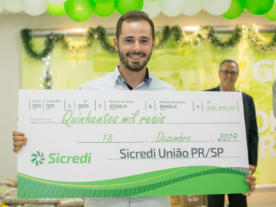 Com sorteios semanais e prêmio final de R$ 1 milhão,  campanha de incentivo à poupança do Sicredi chega na reta final
