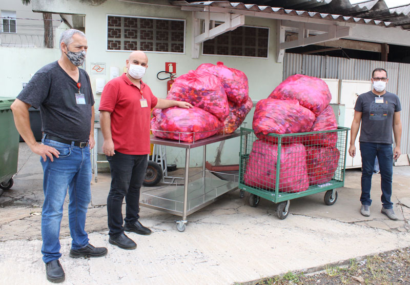 Comissão de Resíduos da Santa Casa de Marília arrecada 169 kg de tampas plásticas para reciclagem
