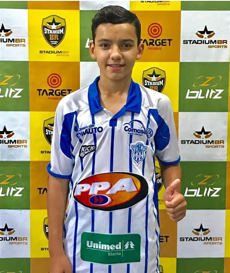 Jovem beneficiado com ação social da Unimed Marília  realiza sonho de jogar pela Seleção Brasileira