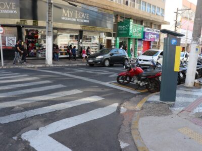 Parquímetros da Zona Azul começam a ser instalados em Marília. Mais um “presente” do prefeito Daniel Alonso a empresa de fora