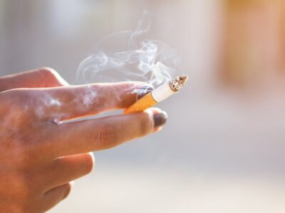 Fumaça do cigarro mata as células do olho, diz estudo