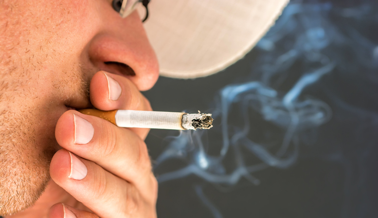 Pesquisa relaciona exposição passiva ao fumo na infância à artrite reumatoide