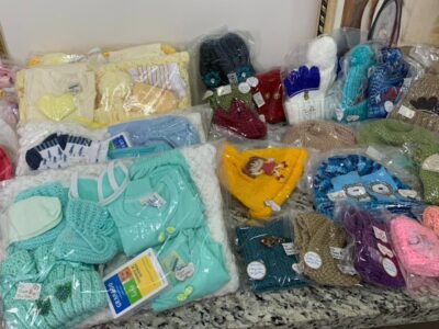Oncologia Pediátrica da Santa Casa de Marília recebe doações de kits bebês