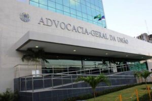 CIEE abre processos seletivos de estágio para Advocacia-Geral da União. Bolsa-auxílio mensal é de R$ 1.665,22