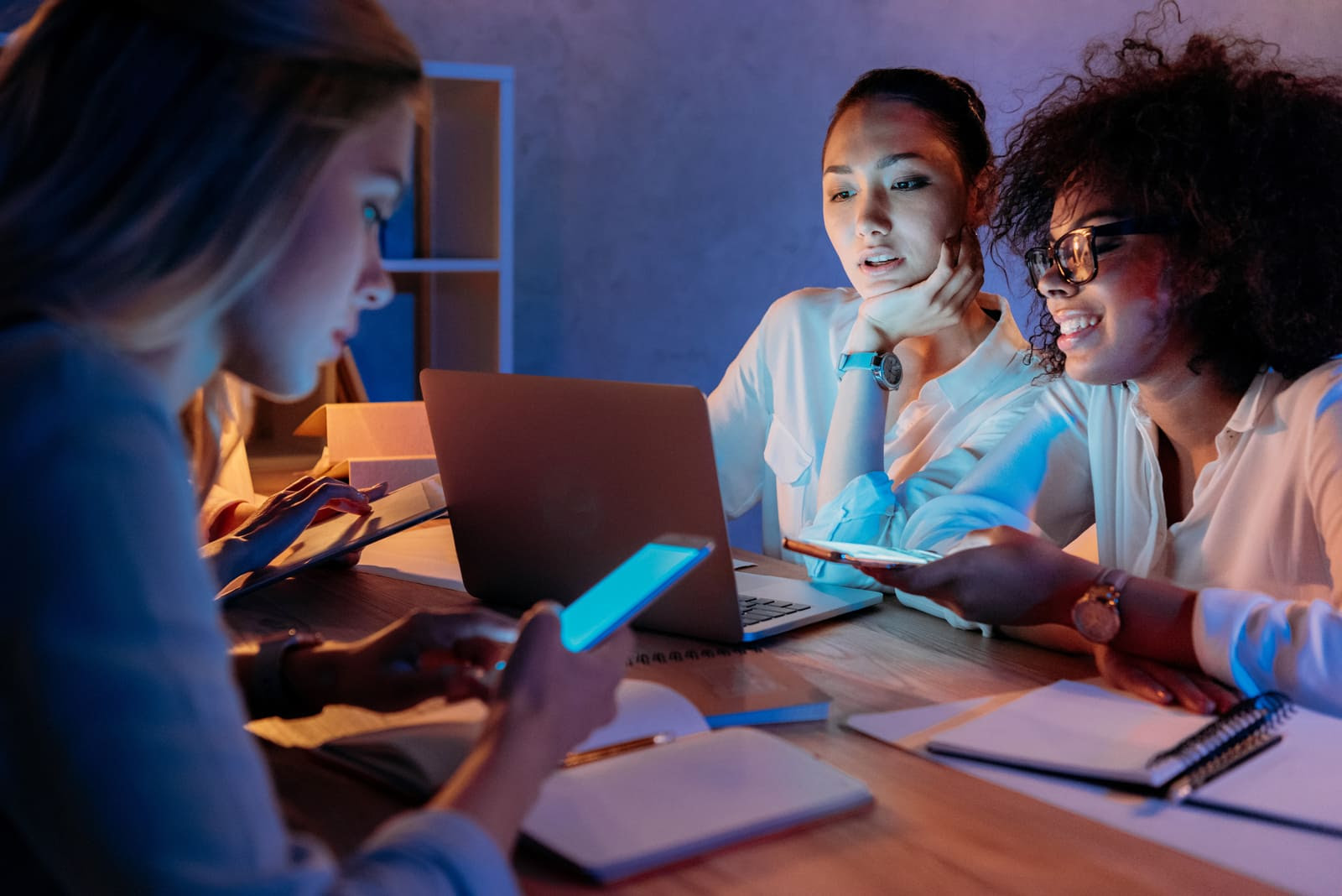 Mulheres ingressam a passos lentos no mercado de tecnologia, apesar de bem remunerado e vasto mercado. Por que?