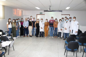 Médicos residentes aprovados no processo seletivo são recebidos na Santa Casa de Marília