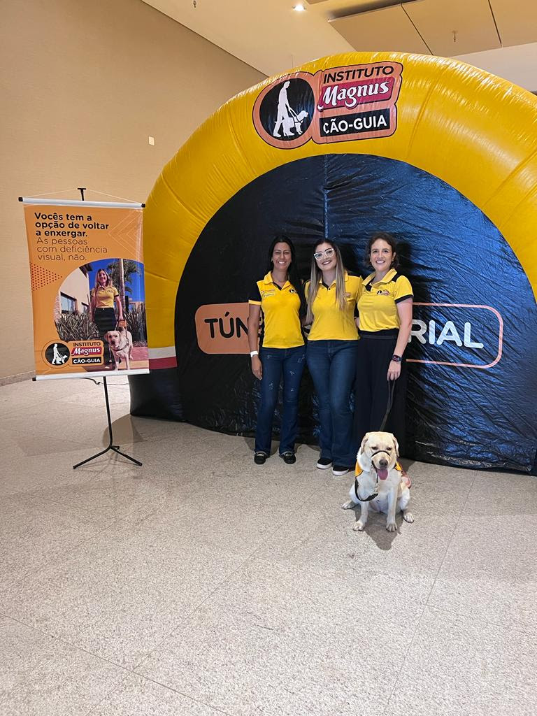Pet Society recebe a equipe do Instituto Magnus para campanha de sensibilização