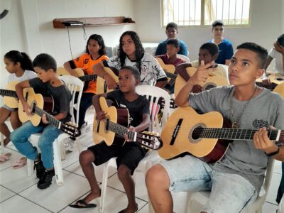 Com patrocínio da CPFL Energia, o projeto “Oficinas Criativas Arte e Sustentabilidade” proporciona aulas de música para adolescentes