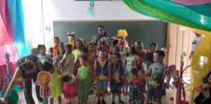 Crianças de Marília vivem a emoção do Circo promovido por comunidade de escola municipal
