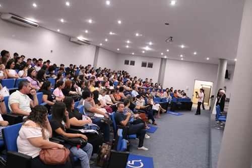 Oportunidades nas mais de 135 área de atuação foi tema da palestra do Conselho Regional de Farmácia na Unimar