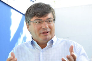 Daniel Alonso define só 1,35% de aumento aos servidores, pelo IPCA, e não recebe categoria mais uma vez. Vereadores governistas devem aprovar