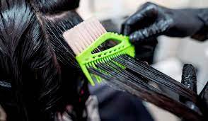 Estudo internacional mostra maior risco de câncer de útero em mulheres que fazem alisamento no cabelo