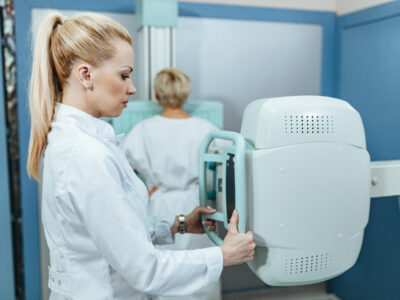 Câncer: EUA recomendam mamografia a cada 2 anos para mulheres a partir dos 40 anos. Estima-se que entre 15% e 20% dos diagnósticos ocorram dos 40 a 49 anos
