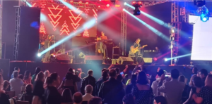 Baile dos anos 60 do Rotary Alto Cafezal é sucesso de público no Golden com muita alegria, diversão, solidariedade e show do The Fevers