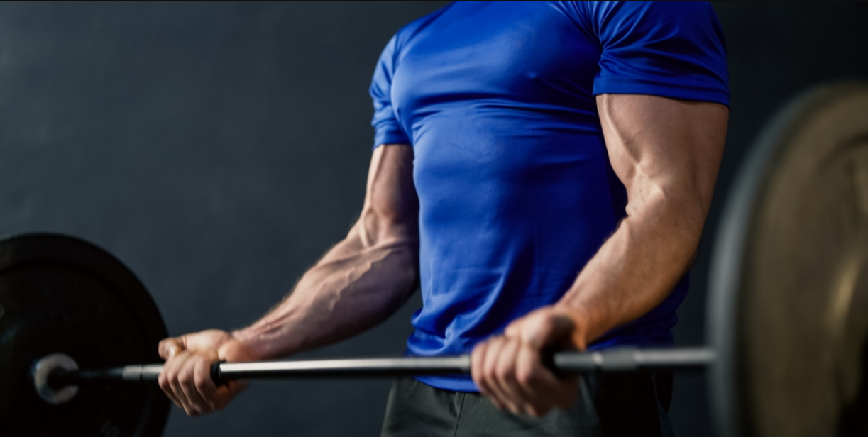 Treinar com carga mais alta ou fazer mais repetições traz o mesmo impacto para o ganho de massa muscular 