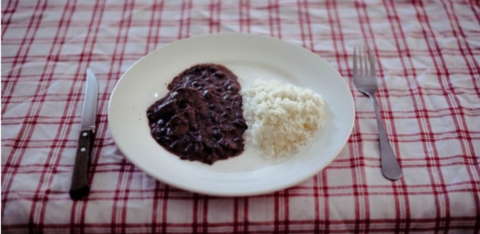 Pesquisa mostra que feijão emagrece mas brasileiro não comerá mais arroz com feijão todo dia até 2025. Entenda!