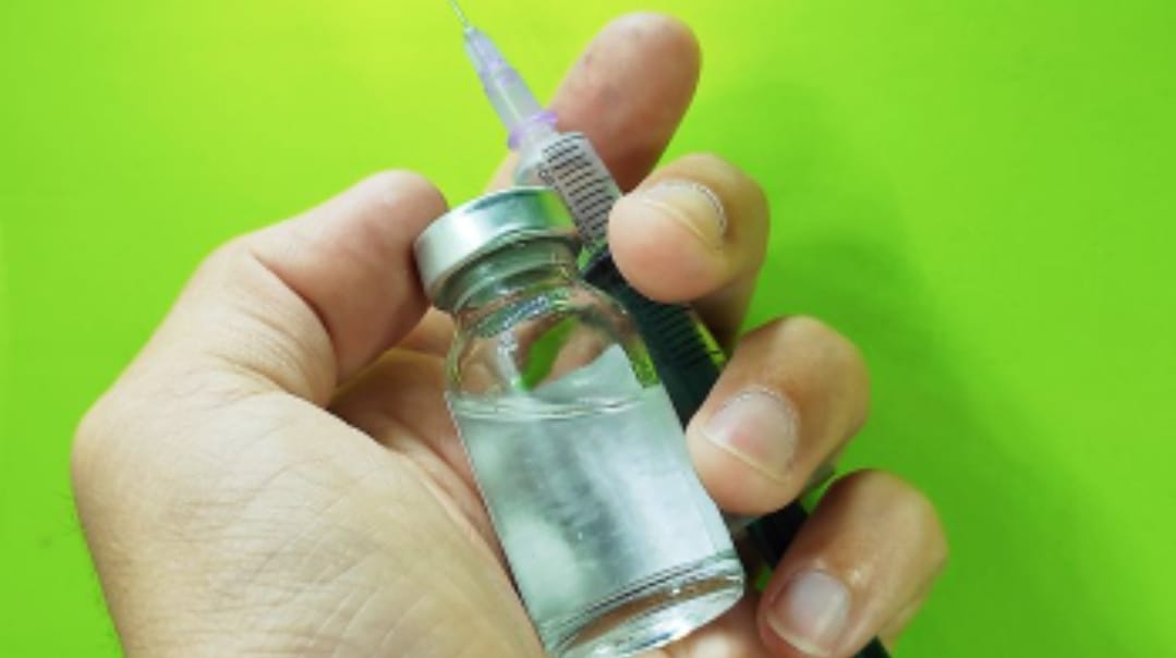 Qdenga: vacina da dengue chega ao Brasil mas atual governo não disponibiliza pelo SUS para os pobres. Tem outras prioridade$. Entenda porque e veja o preço!