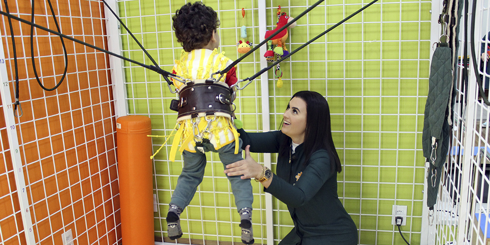 CRIE da Unimed Marília oferece método Therasuit para beneficiários. Modalidade possui treinamento neurointensivo. Veja benefícios!