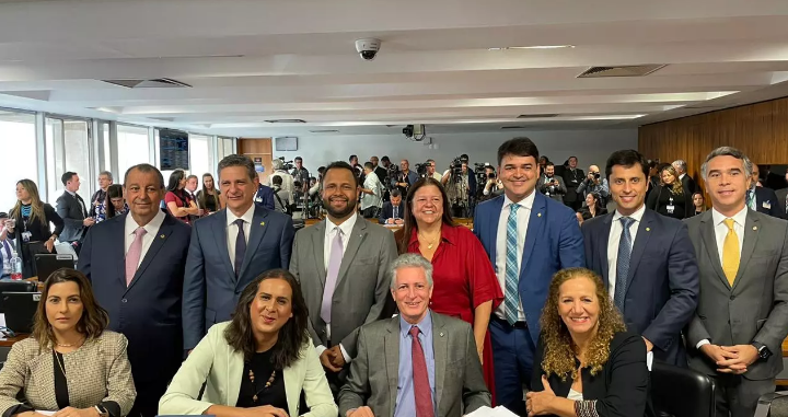 AGORA: Governo vacila e CPMI consegue acesso a documentos secretos do 8 de janeiro