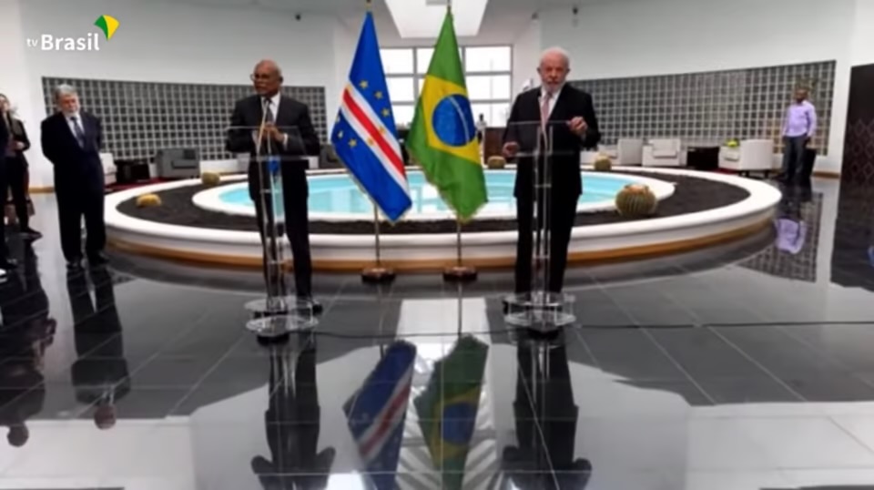VEXAME: Lula agradece à África por “tudo que foi produzido em 350 anos de escravidão”; VEJA VÍDEO