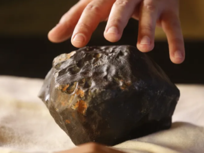 Inusitado: Mulher é atingida por meteorito enquanto tomava café