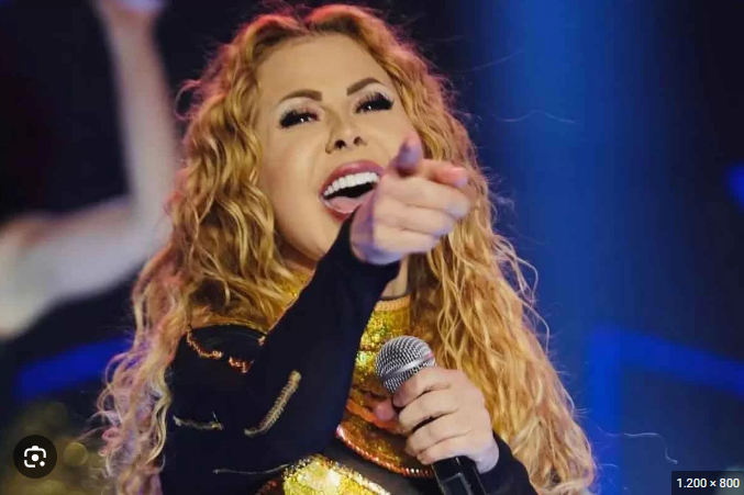 NOVAS IMAGENS: Passando mal, Joelma subiu ao palco no Pará amparada e anunciou ‘show diferente’: ‘Vou cantar até onde meu limite der’; VEJA VÍDEO