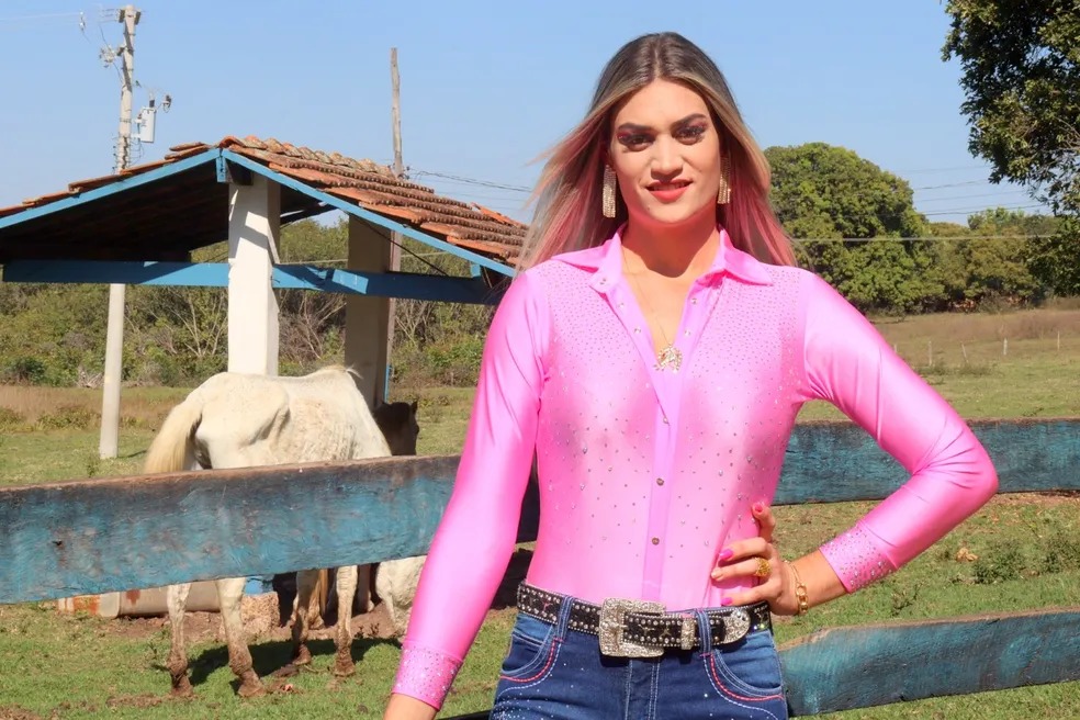 Mulher trans é eleita rainha do rodeio em interior de São Paulo