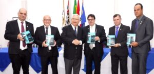 Rotary Club de Marília doa tablets para uso pelos pacientes da Santa Casa. Confira!