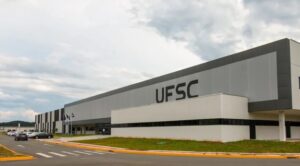 Auditoria do TCU apontou fraudes de R$ 3 milhões na Universidade de Santa Catarina e não arquivou o caso; Entenda