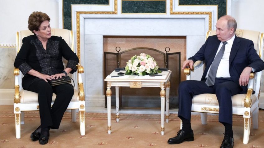 Putin defende moedas locais no comércio exterior em reunião com Dilma; VEJA VÍDEO