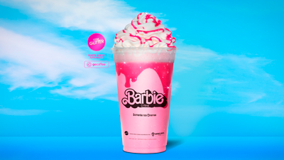 Hi Barbie! Universo rosa invade Go Coffee com novo Frappe licenciada pela Warner Bros