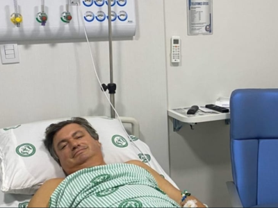 Prefeito MILIONÁRIO Daniel Alonso é atendido por SEIS MÉDICOS PARTICULARES e deixa população com falta de médicos e péssima estrutura na Saúde. Veja vídeo!