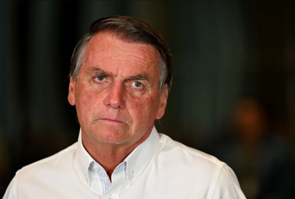 Extra TBN: Bolsonaro diz que corre risco em solo brasileiro
