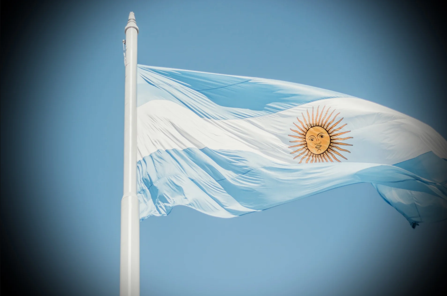 Argentina congela preço de combustíveis até o fim das eleições