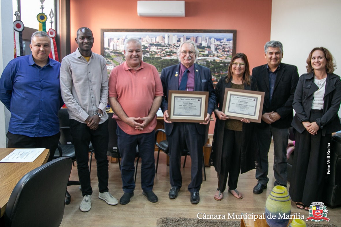 Renomados professores da Universidade Lumière de Lyon (França), Jean-Claude Régnier e Nadja Maria Acioly atuam e são homenageados em Marília