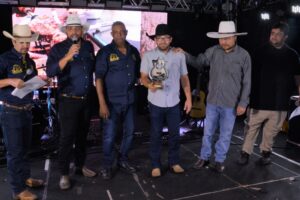 Dupla Augusto César e Gustavo vence o 5º Festival Sertanejo Caipira de Marília, com participação especial das Irmãs Barbosa