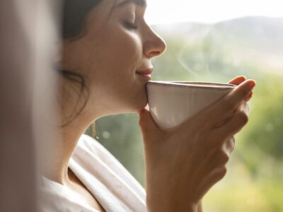 Saiba qual é a explicação para a vontade de fazer o ‘número 2’ após o cafezinho