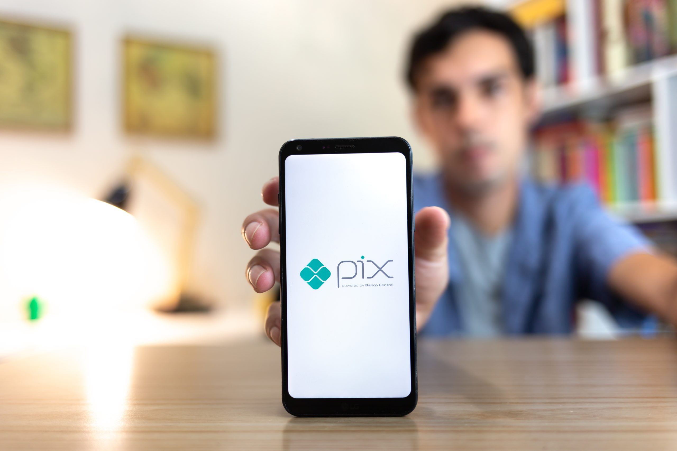 Pix no crédito poderá substituir rotativo de cartão; Entenda