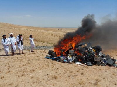 Talibã queima instrumentos musicais por considerar música ‘imoral’; Saiba mais
