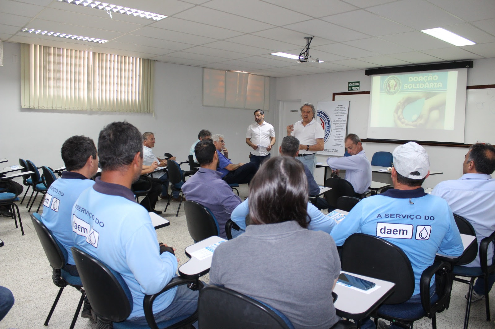 Doação Voluntária: leituristas do Daem conhecem trabalho assistencial da Santa Casa de Marília
