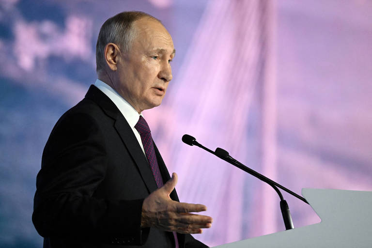 Putin acusa EUA de perseguição política a Trump